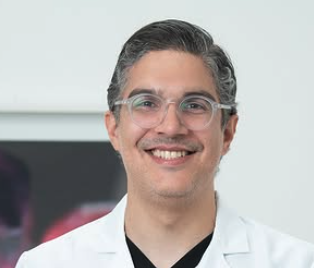 Dr. César Cordero, Área maxilofacial en Denta Sana